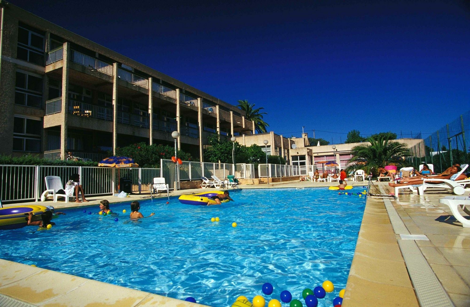 Village Vacances Le Kangourou By Popinns Fréjus Buitenkant foto